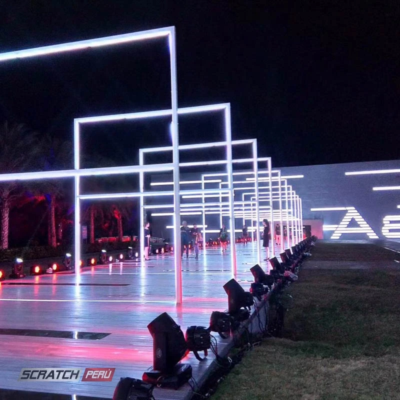 Pasarela de modelaje decorada con cuadros led tunel led - Túnel hexagonal led - scratch perú.