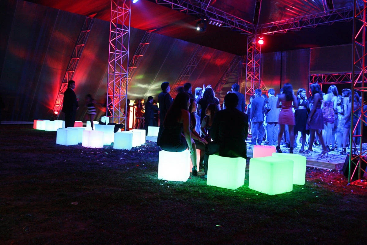 Cubos led de luces RGB para eventos - Cubos led - scratch perú.