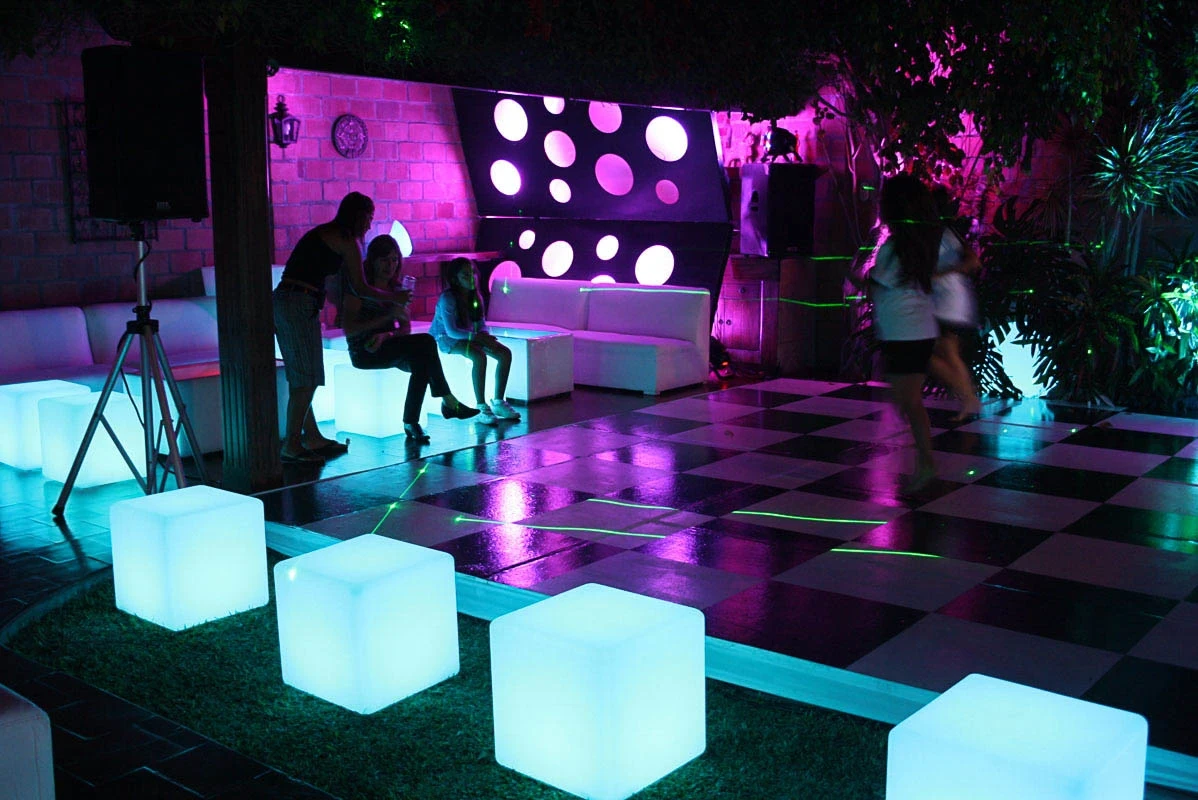 Cubos led de luces RGB para eventos - Cubos led - scratch perú.