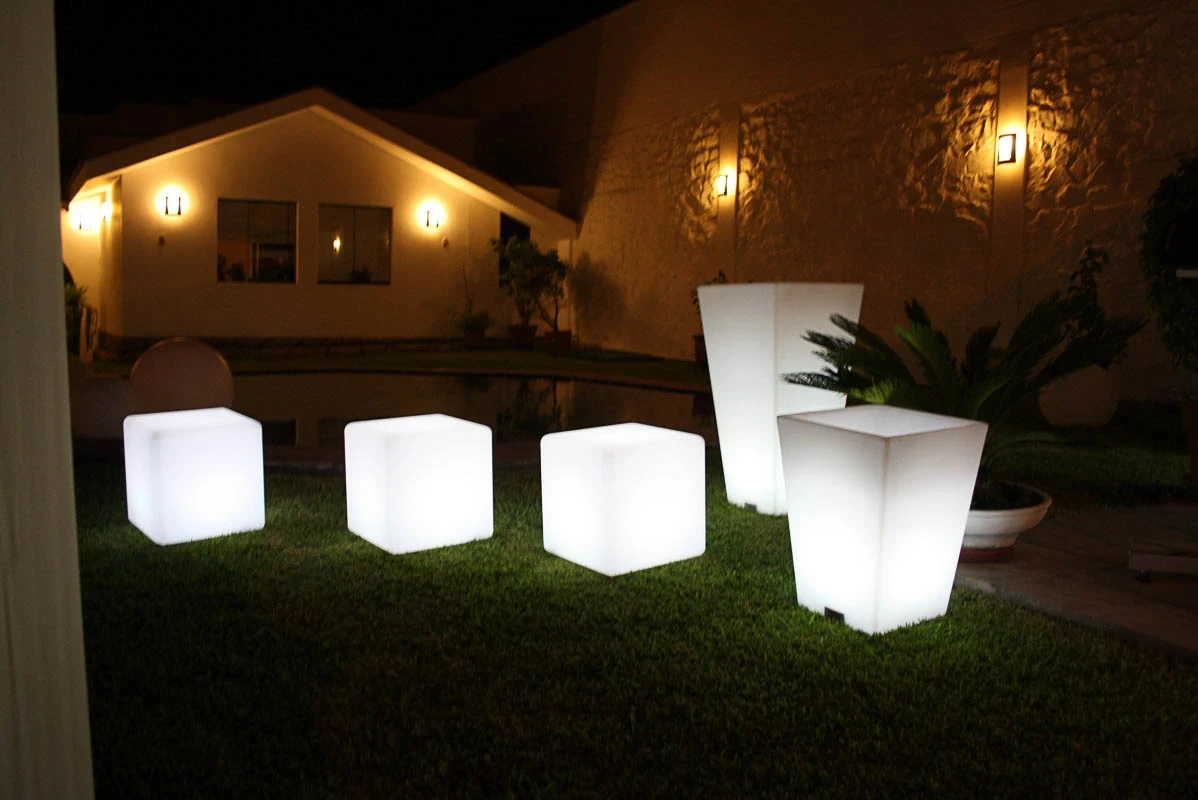 Cubos led de luces RGB para eventos - Cubos led - scratch perú.