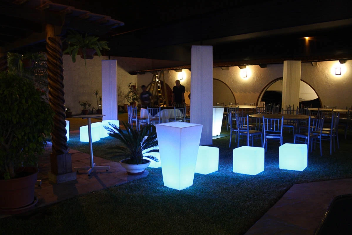 Cubos led de luces RGB para eventos - Cubos led - scratch perú.