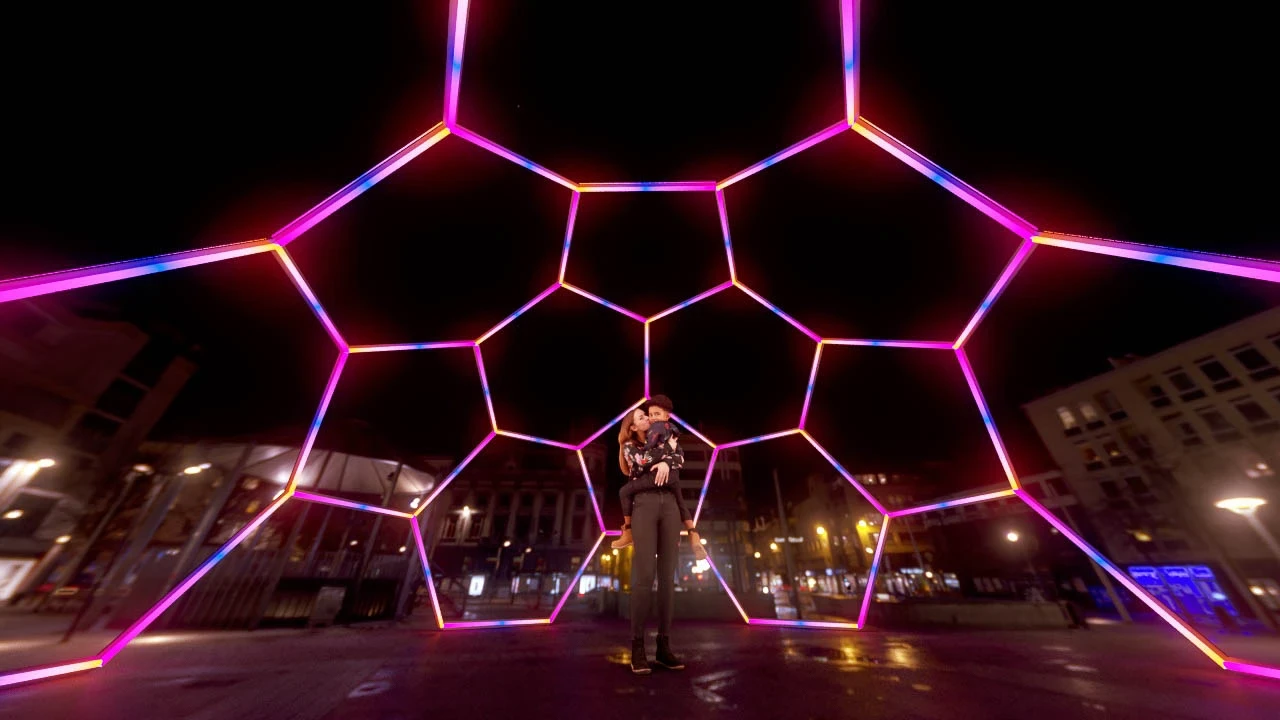 Esfera hexagonal neon led RGB controlada con madrix, ideal para zona de experiencias - Esfera pixel led - scratch perú.