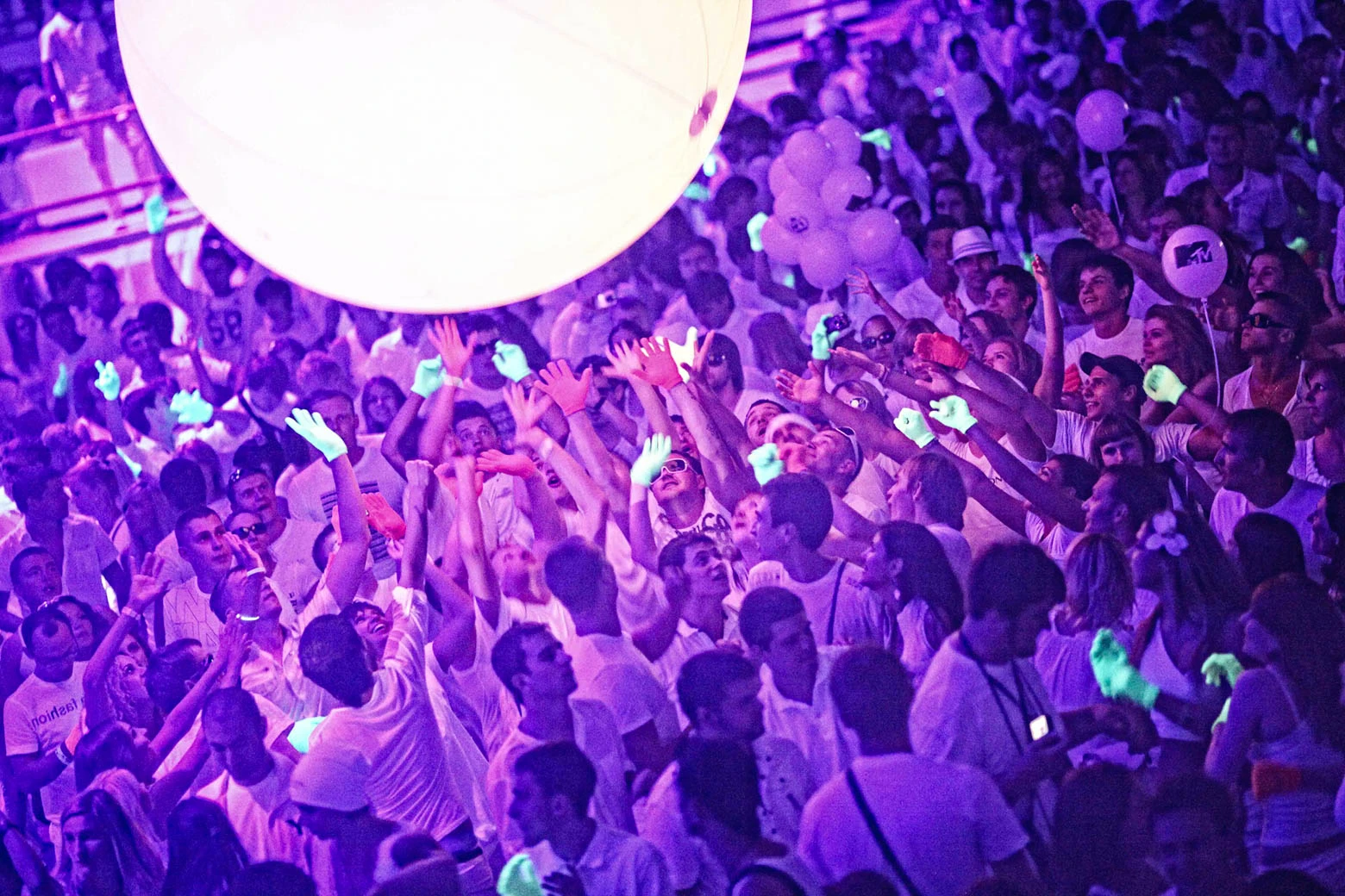 Esferas inflables led para eventos, decoracion de eventos y conciertos - Esferas LED Inflables - scratch perú.