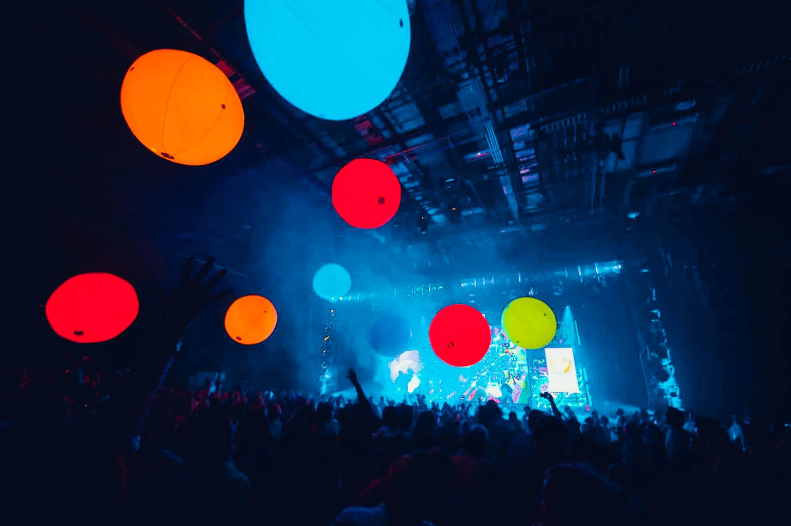 Esferas inflables led para eventos, decoracion de eventos y conciertos - Esferas LED Inflables - scratch perú.