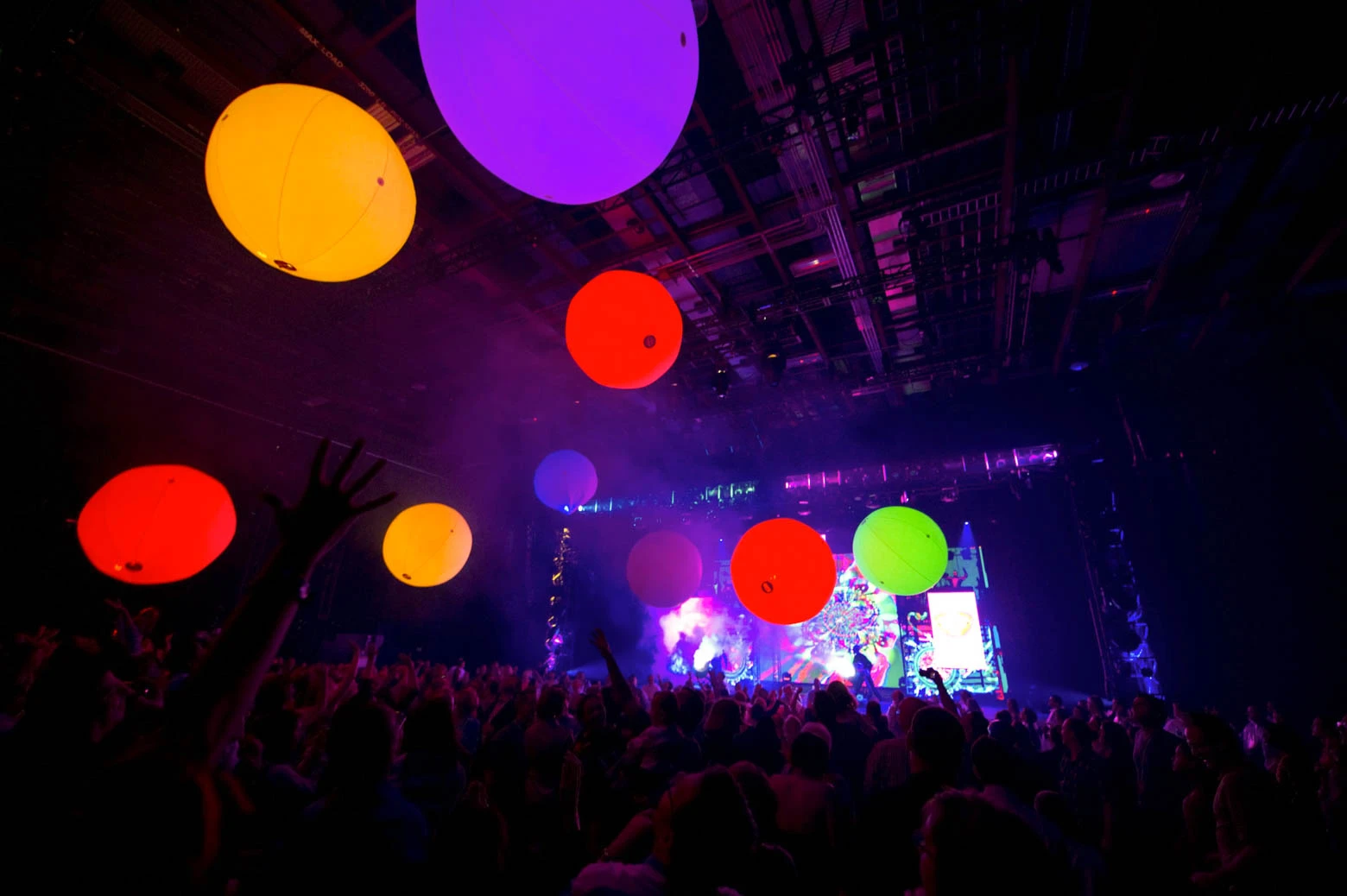 Esferas inflables led para eventos, decoracion de eventos y conciertos - Esferas LED Inflables - scratch perú.