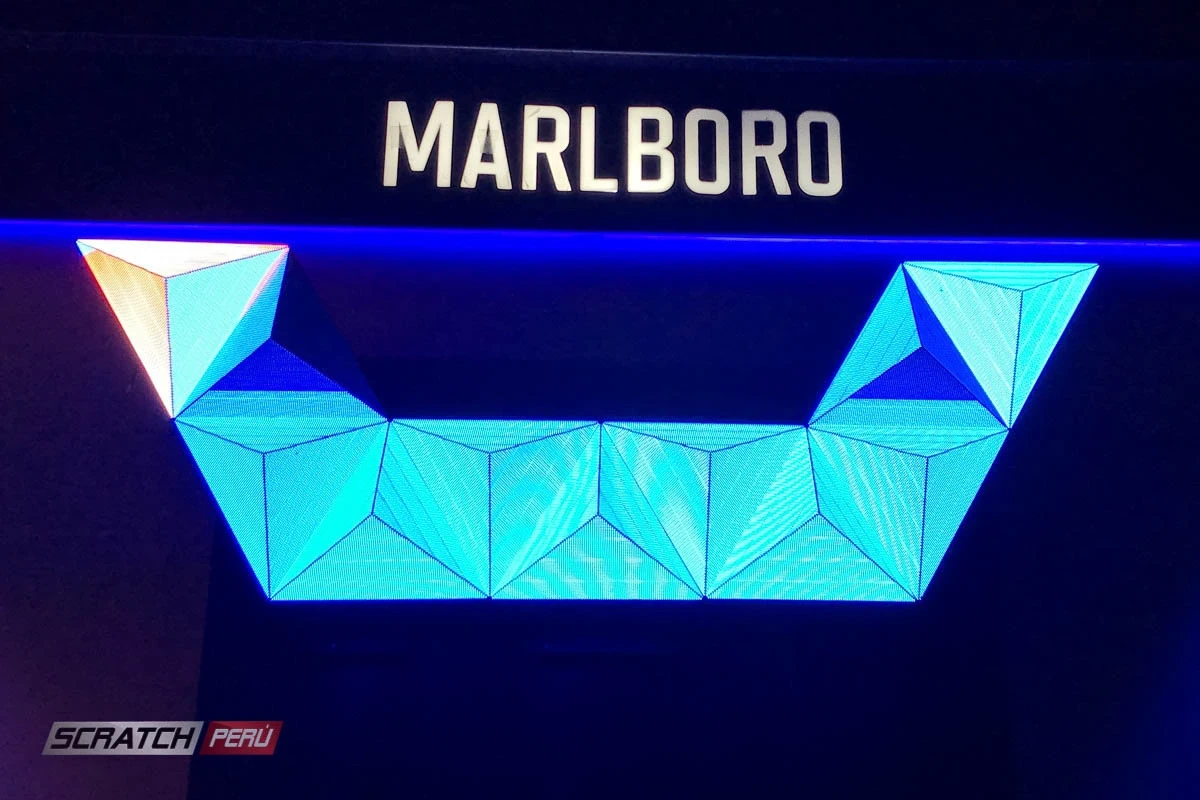 Cabina de dj pantalla video triangular evento marlboro blue azul - Pantalla led triangular - scratch perú.