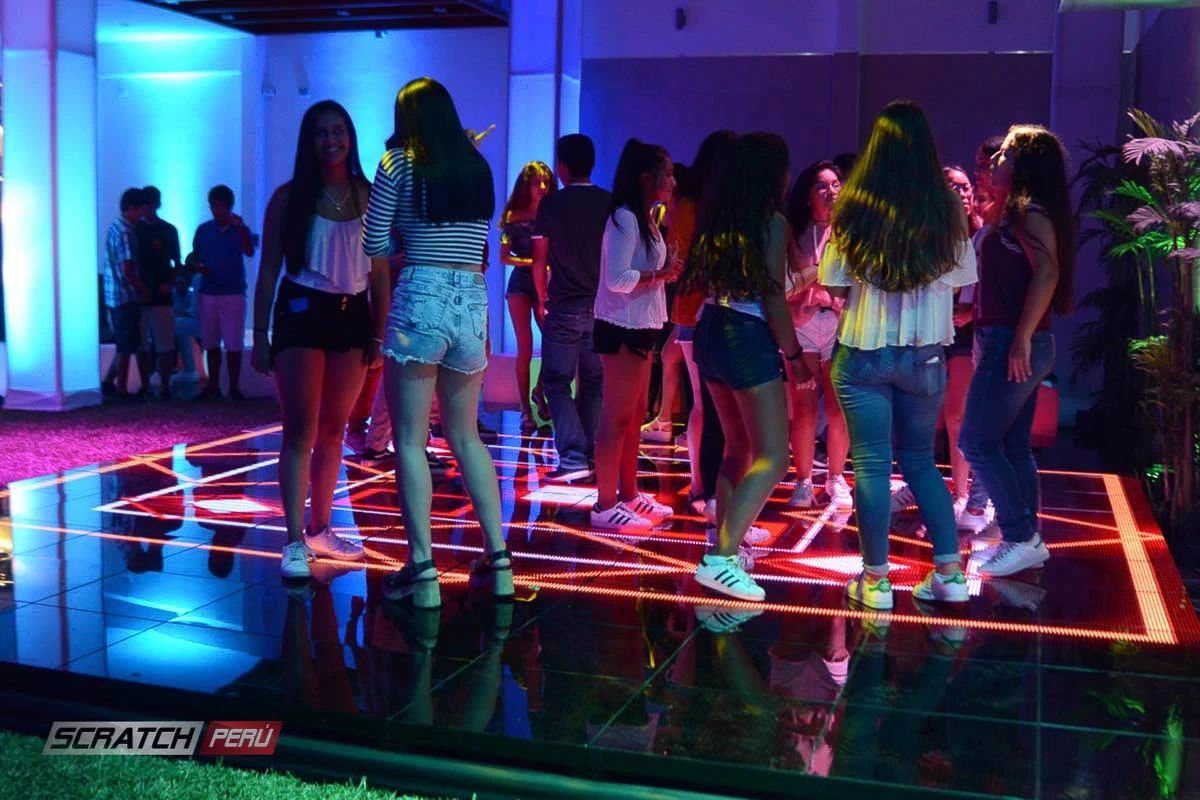 Pista de baile video led para fiestas y eventos - Piso video led P10 - scratch perú.