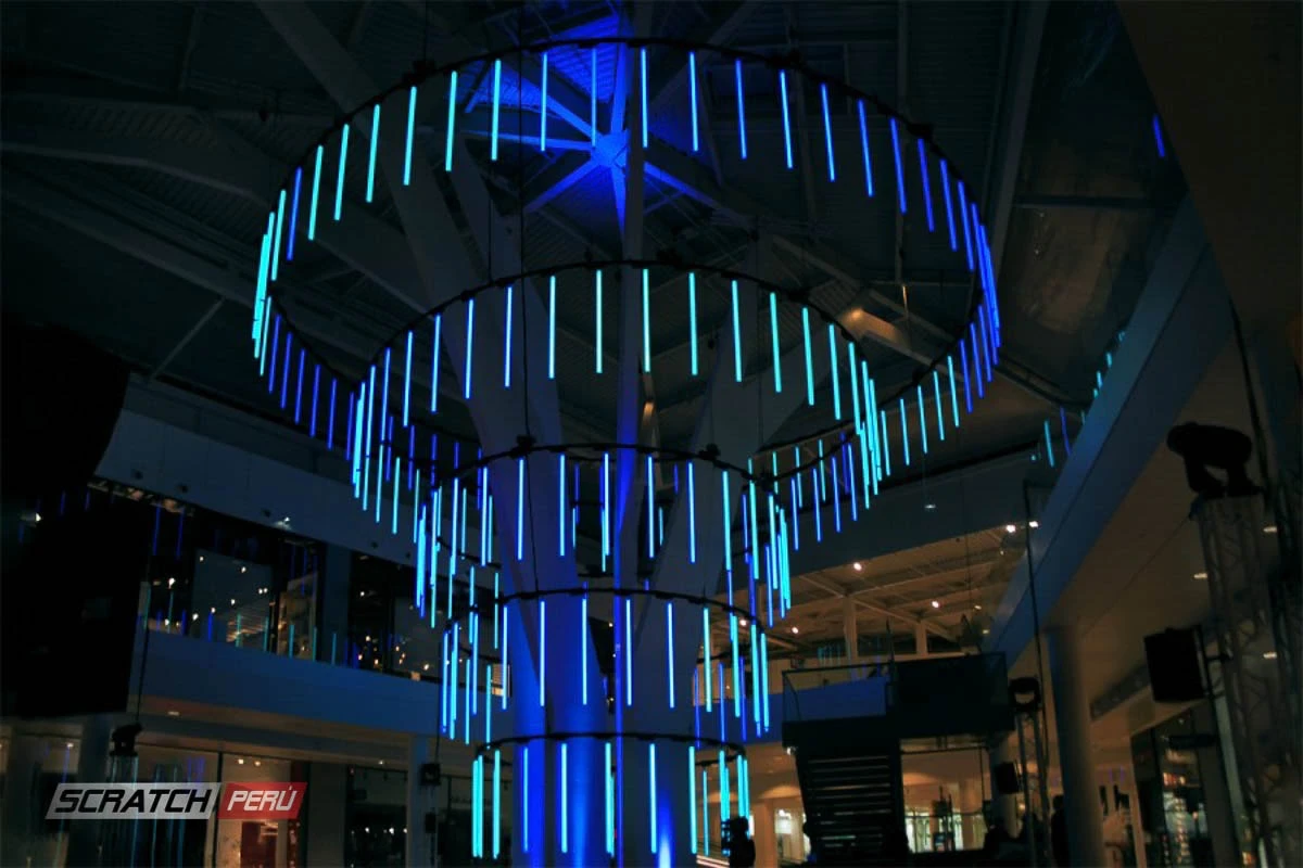 Cono gigante hecho con tubos led - Tubos pixel led 360º - scratch perú.