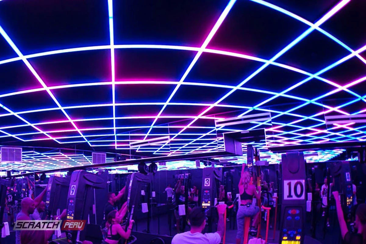 Gym decorado con luces led neon - Tubos pixel led 360º - scratch perú.