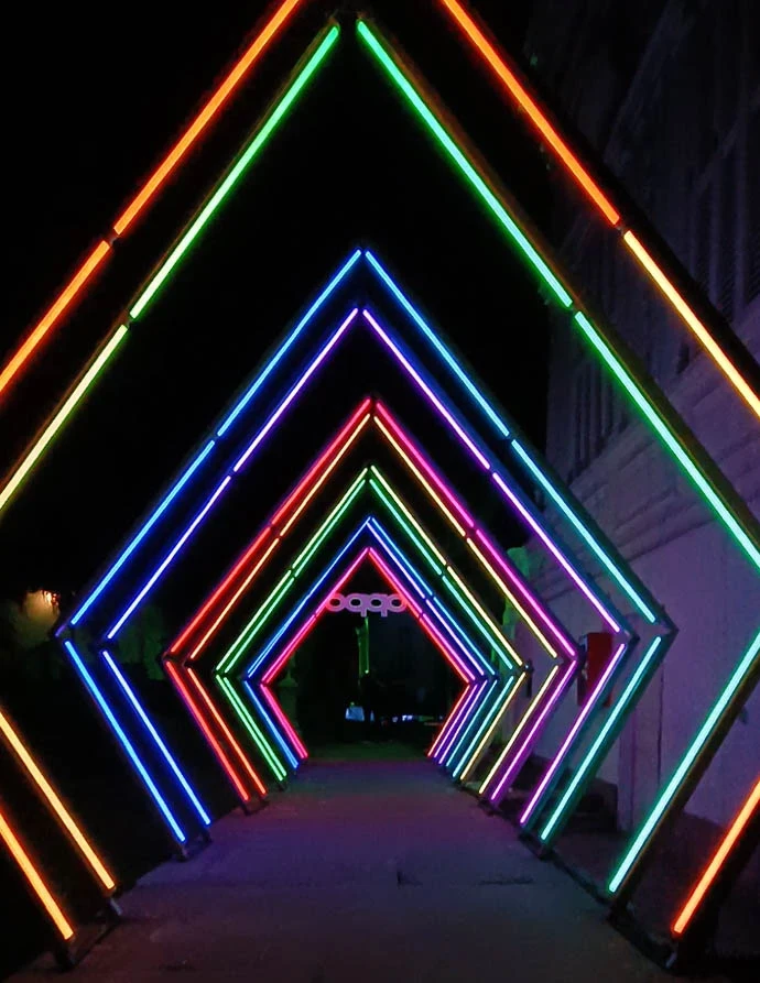 Túnel diamante Neón led RGB controlado con madrix 5 en tiempo real - Túnel diamante led - scratch perú.