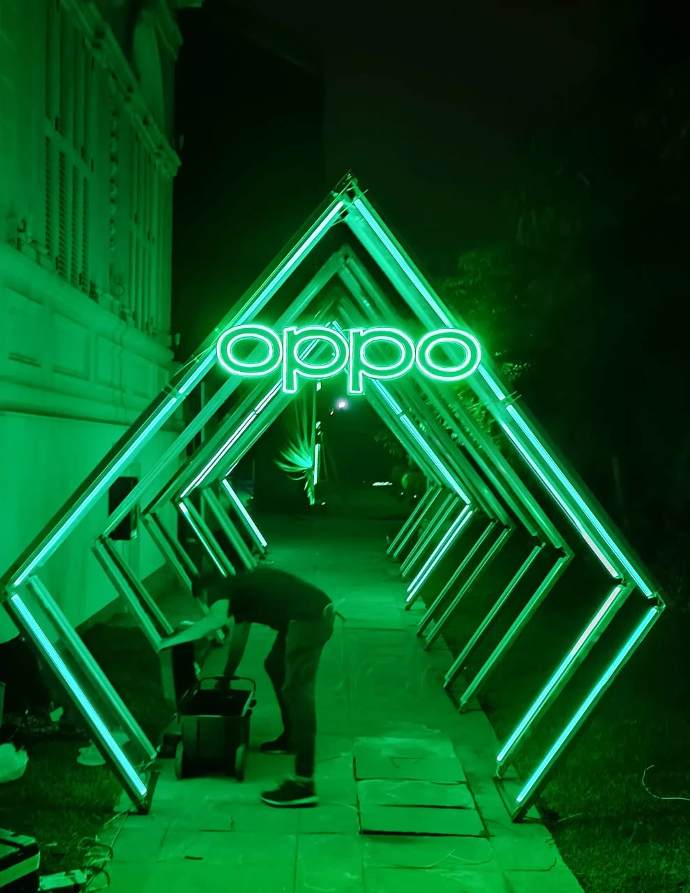 Tunel diamante neon led para evento de oppo lanzamiento oficial en peru