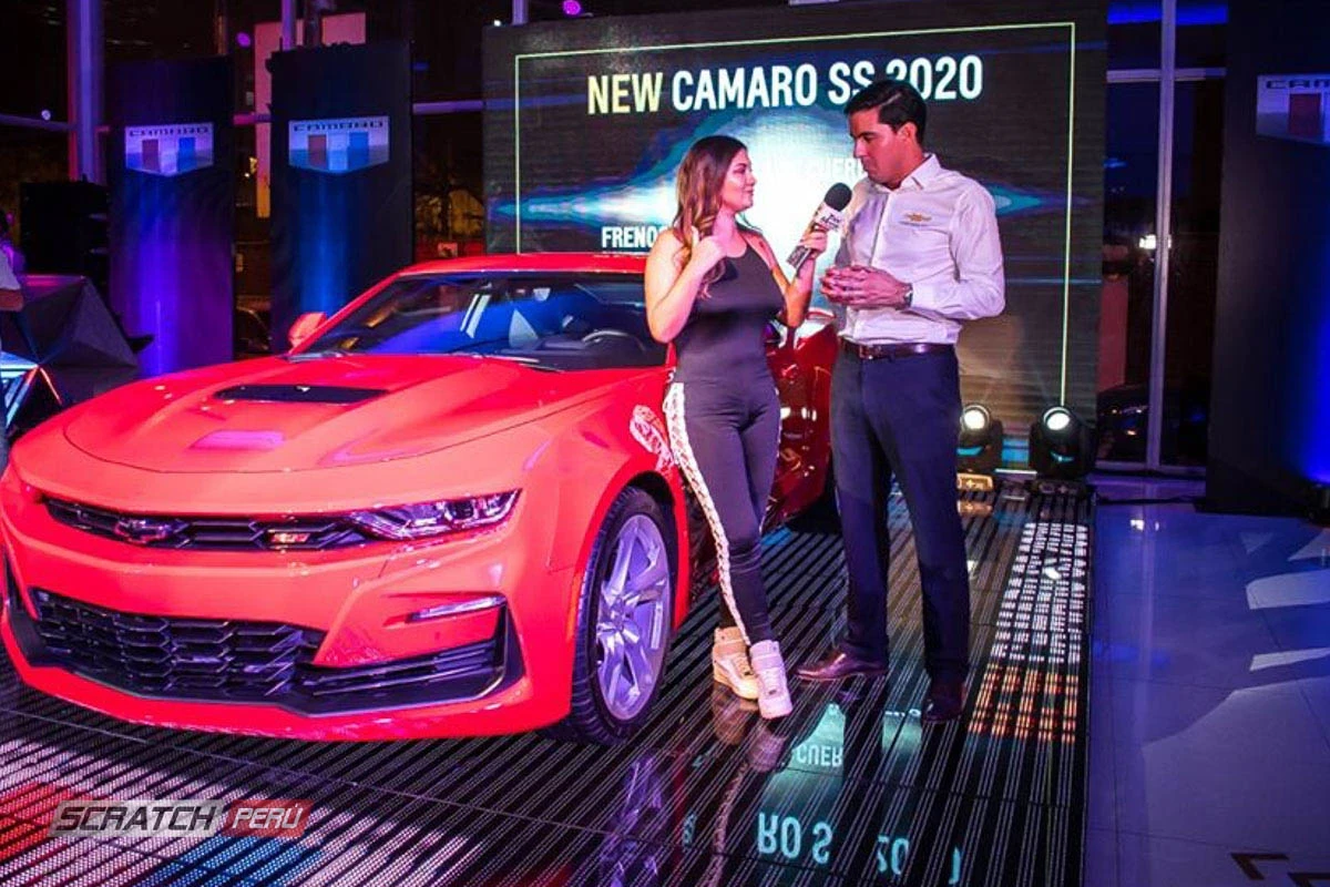 Instalacion de pisos video led p10 en la presentacion del chevrolet camaro ss 2020 - Chevrolet Camaro SS 2020 - scratch perú.