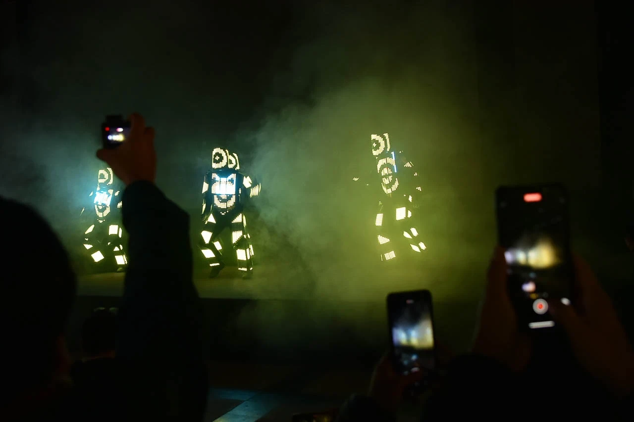 Robots Lightman show - Bienvenidos al Futuro Bitel - scratch perú.