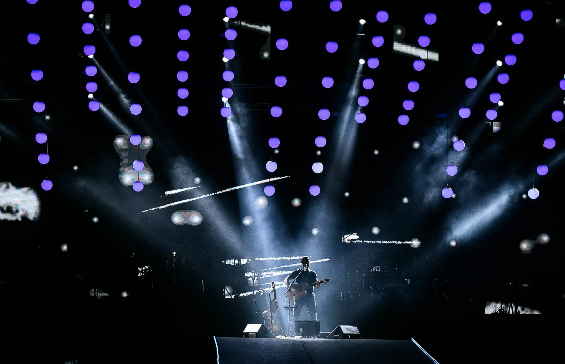 luces cineticas para conciertos - Gian Marco 30 Aniversario - scratch perú.